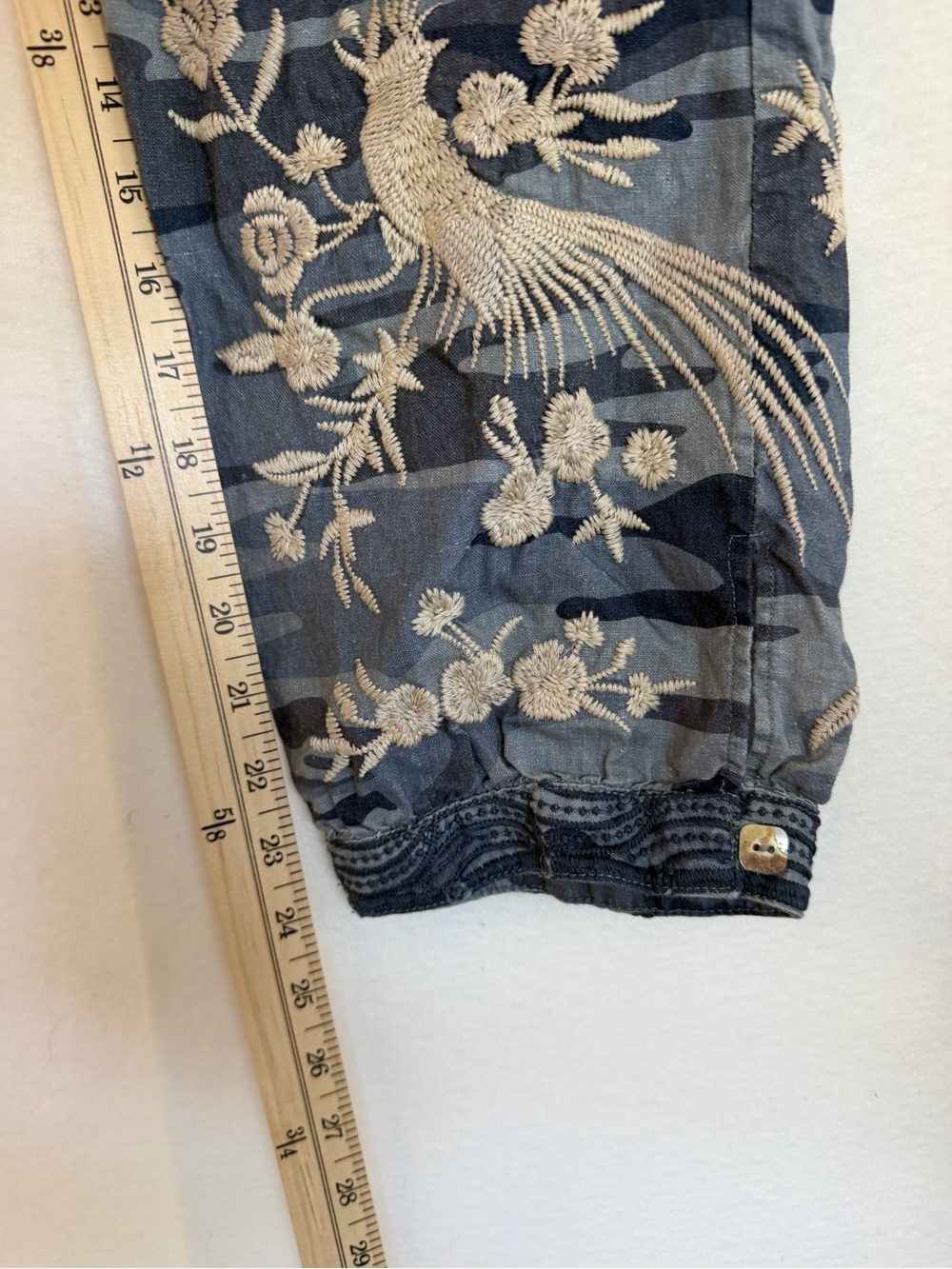 Johnny Was JW Los Angeles Linen Camo Pants with Embroidered bottom - Picture 5 of 8